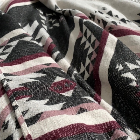 Super soft shawl - Picture 2 of 4